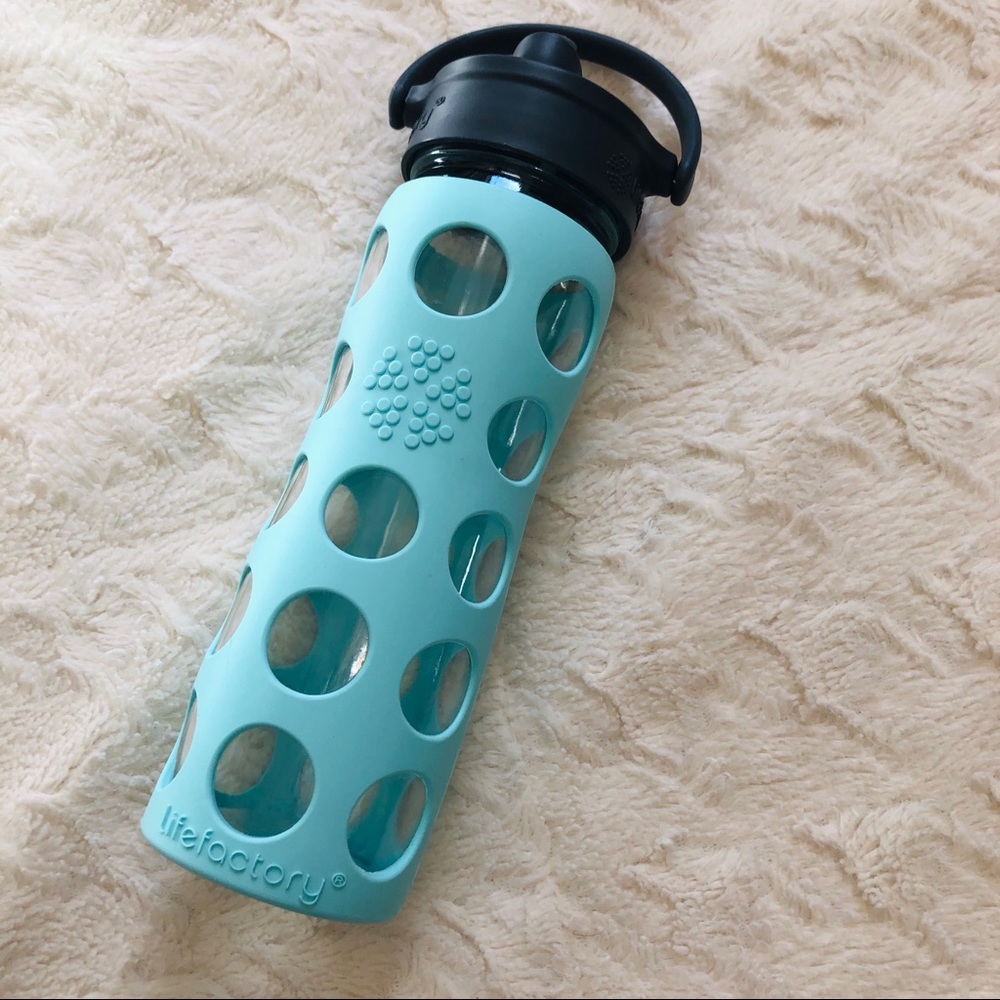 Lifefactory 16oz glass water bottle BPA free!! 🌸